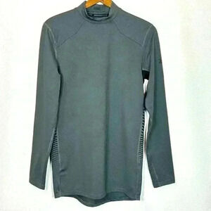 Under Armour Men's Fitted Cold Gear Base Layer Size Small Camping Hiking  Warm